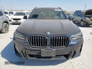 ✅ 2024 BMW X3 xDrive30i • VIN: 5UX53DP03R9V17410 • Lot: 82464255. Wystawiony na Copart z przebiegiem 19 797 mil. Bezpłatny archiwum sprzedaży aukcyjnych z USA i szczegółowy raport historii pojazdu na DreamBid. Zdjęcie 5.