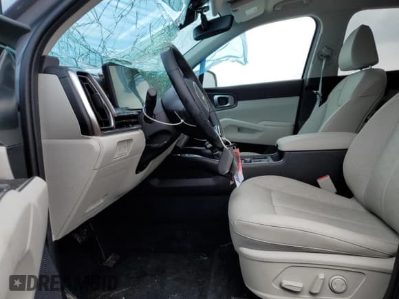 ✅ 2025 Kia Sorento X-Line EX • VIN: 5XYRHDJF4SG382833 • Lot: 62180405. Wystawiony na Copart z przebiegiem 1 420 mil. Bezpłatny archiwum sprzedaży aukcyjnych z USA i szczegółowy raport historii pojazdu na DreamBid. Zdjęcie 7.