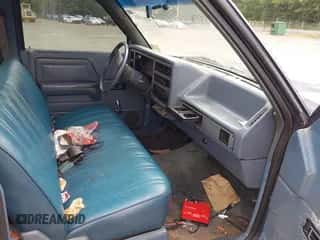 1988 Dodge Dakota z VIN 1B7GN14X5JS745233, wystawiony jako IAAI lot #42811522 z przebiegiem 159 048 mil mil oraz . Historia ofert i sprzedaży dostępna na DreamBid. Obrazek 5.