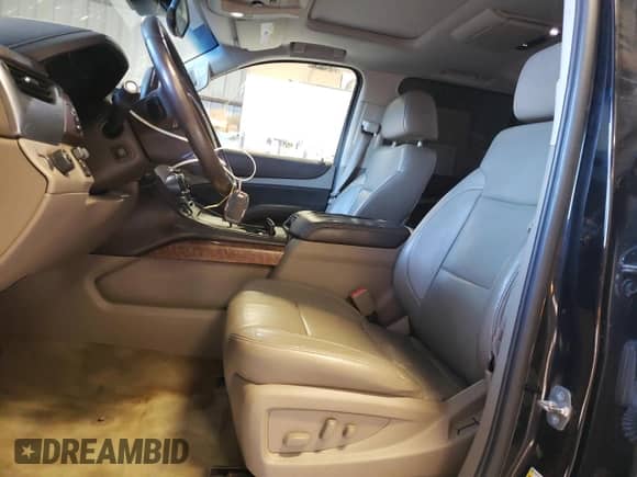 2015 Chevrolet Suburban LTZ с VIN 1GNSCKKC3FR291995, выставлен на аукционе Copart как лот 65895214 с пробегом 153 672 миль миль и Списание • Salvage title. История ставок и продаж доступна на DreamBid. Изображение 7.