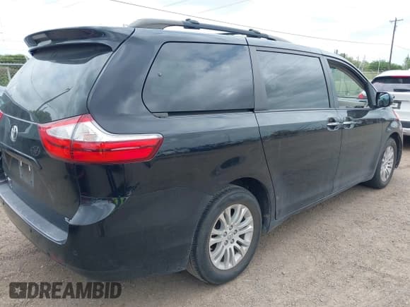 ✅ 2017 Toyota Sienna XLE Auto Access Seat • VIN: 5TDYZ3DC9HS875505 • Lot: 42101924. Listed on IAAI with Not provided. Free auction sales archive from the USA and detailed vehicle history report at DreamBid. Image 4.