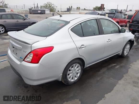 ✅ 2015 Nissan Versa S • VIN: 3N1CN7AP8FL829237 • Лот: 42973063. Опубликован ранее на IAAI с пробегом 119 923 миль. Бесплатный доступ к архиву аукционных продаж из США и подробный отчёт об истории автомобиля на DreamBid. Изображение 4.