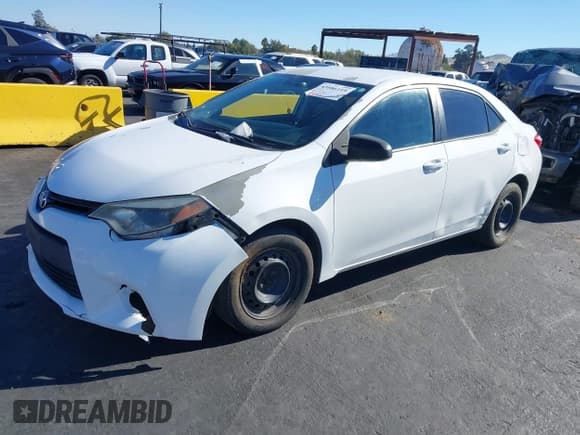 ✅ 2016 Toyota Corolla LE • VIN: 5YFBURHE2GP378676 • Lot: 43586115. Listed on IAAI with 197,114 mi. Free auction sales archive from the USA and detailed vehicle history report at DreamBid. Image 17.