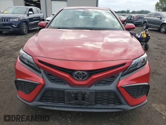 2024 Toyota Camry SE with VIN 4T1T11AK0RU233541, listed as a Copart auction lot 83960515 with 51,765 mi miles and Clean title. Bid and sale history available at DreamBid. Image 5.