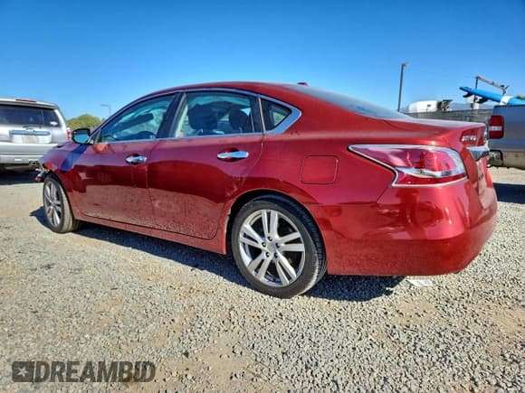 ✅ 2015 Nissan Altima S • VIN: 1N4BL3AP6FC468454 • Lot: 94954835. Listed on Copart with 105,523 mi. Free auction sales archive from the USA and detailed vehicle history report at DreamBid. Image 2.