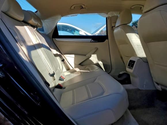 ✅ 2013 Volkswagen Passat SE • VIN: 1VWBP7A36DC092786 • Lot: 92998455. Listed on Copart with Not provided. Free auction sales archive from the USA and detailed vehicle history report at DreamBid. Image 10.