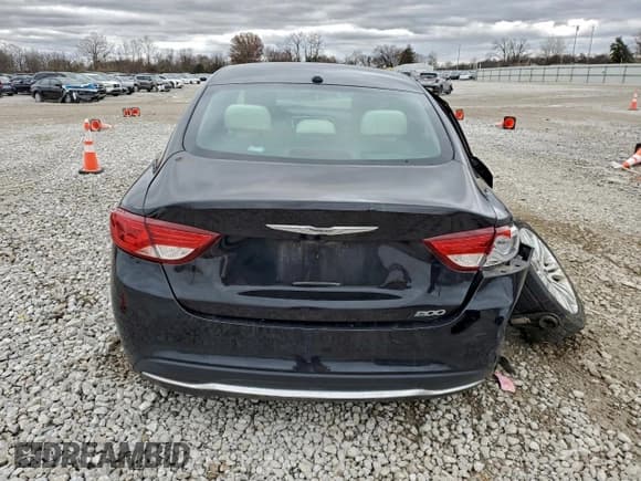 ✅ 2015 Chrysler 200 Limited • VIN: 1C3CCCAB6FN557338 • Lot: 93831235. Listed on Copart with 132,313 mi. Free auction sales archive from the USA and detailed vehicle history report at DreamBid. Image 6.