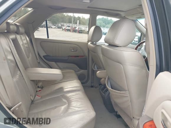 ✅ 2002 Lexus RX 300 • VIN: JTJGF10U120147322 • Lot: 43789608. Listed on IAAI with 184,120 mi. Free auction sales archive from the USA and detailed vehicle history report at DreamBid. Image 8.