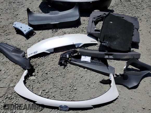 ✅ 2020 Mazda CX-30 Premium • VIN: 3MVDMBEM1LM132522 • Lot: 60744914. Wystawiony na Copart z przebiegiem 30 308 mil. Bezpłatny archiwum sprzedaży aukcyjnych z USA i szczegółowy raport historii pojazdu na DreamBid. Zdjęcie 12.