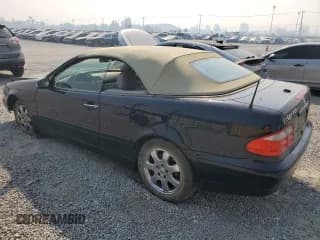 ✅ 2003 Mercedes-Benz CLK 320 • VIN: WDBLK65G33T139654 • Лот: 73169214. Опубликован ранее на Copart с пробегом 60 448 миль. Бесплатный доступ к архиву аукционных продаж из США и подробный отчёт об истории автомобиля на DreamBid. Изображение 2.