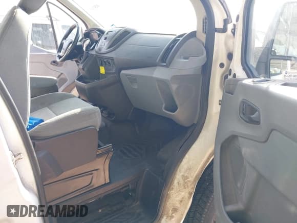 ✅ 2015 Ford Transit Cargo • VIN: 1FTNR1ZM0FKB02483 • Лот: 41547400. Опубликован ранее на IAAI с пробегом 317 720 миль. Бесплатный доступ к архиву аукционных продаж из США и подробный отчёт об истории автомобиля на DreamBid. Изображение 5.