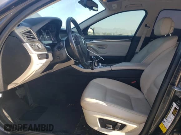 ✅ 2013 BMW 5 Series 528i • VIN: WBAXG5C52DDY32451 • Lot: 91275535. Wystawiony na Copart z przebiegiem 151 961 mil. Bezpłatny archiwum sprzedaży aukcyjnych z USA i szczegółowy raport historii pojazdu na DreamBid. Zdjęcie 7.