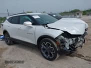 ✅ 2021 Chevrolet Blazer RS • VIN: 3GNKBKRS9MS529990 • Lot: 42440982. Wystawiony na IAAI z przebiegiem 51 701 mil. Bezpłatny archiwum sprzedaży aukcyjnych z USA i szczegółowy raport historii pojazdu na DreamBid. Zdjęcie 1.