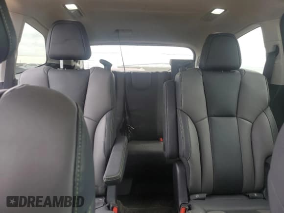 ✅ 2024 Subaru Ascent Onyx Limited • VIN: 4S4WMAKD4R3428701 • Lot: 86171895. Listed on Copart with 39,654 mi. Free auction sales archive from the USA and detailed vehicle history report at DreamBid. Image 10.