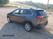 ✅ 2017 Jeep Cherokee Latitude • VIN: 1C4PJMCS4HW636607 • Lot: 43157747. Wystawiony na IAAI z przebiegiem 151 435 mil. Bezpłatny archiwum sprzedaży aukcyjnych z USA i szczegółowy raport historii pojazdu na DreamBid. Zdjęcie 3.