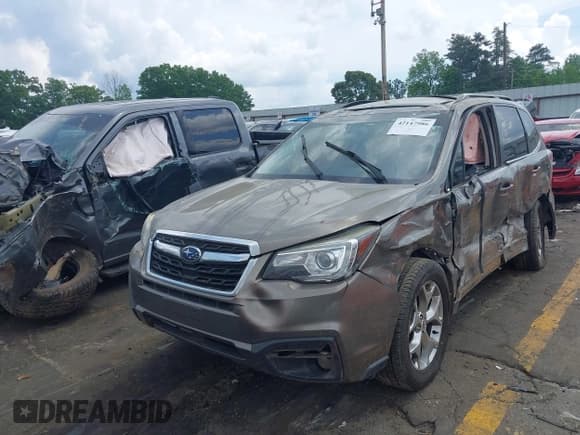 ✅ 2017 Subaru Forester Touring • VIN: JF2SJATC7HH523709 • Lot: 42147986. Wystawiony na IAAI z przebiegiem 146 807 mil. Bezpłatny archiwum sprzedaży aukcyjnych z USA i szczegółowy raport historii pojazdu na DreamBid. Zdjęcie 2.