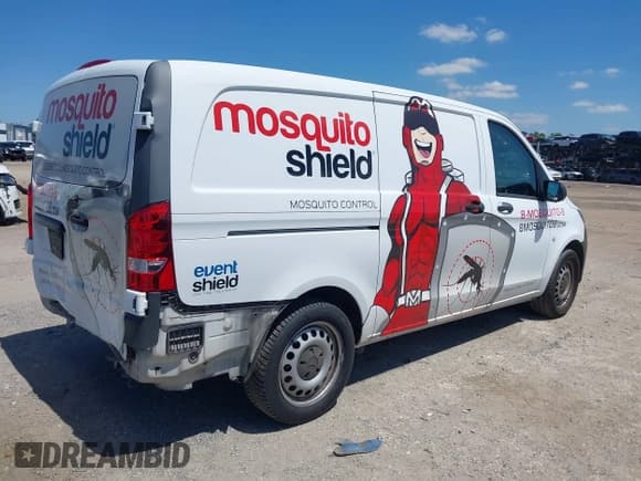 ✅ 2017 Mercedes-Benz Metris Cargo • VIN: WD3PG2EA5H3336402 • Lot: 42034017. Listed on IAAI with 90,336 mi. Free auction sales archive from the USA and detailed vehicle history report at DreamBid. Image 4.