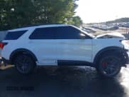 ✅ 2025 Ford Explorer ST • VIN: 1FMWK8GC0SGC68202 • Lot: 43128732. Wystawiony na IAAI z przebiegiem Nie podano. Bezpłatny archiwum sprzedaży aukcyjnych z USA i szczegółowy raport historii pojazdu na DreamBid. Zdjęcie 14.