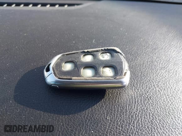 ✅ 2018 Cadillac CT6 Luxury RWD • VIN: 1G6KC5RX5JU159347 • Lot: 43567078. Wystawiony na IAAI z przebiegiem 154 515 mil. Bezpłatny archiwum sprzedaży aukcyjnych z USA i szczegółowy raport historii pojazdu na DreamBid. Zdjęcie 11.