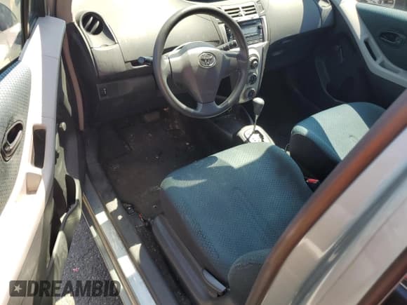 ✅ 2008 Toyota Yaris • VIN: JTDJT923785192006 • Лот: 61603185. Опубликован ранее на Copart с пробегом 159 195 миль. Бесплатный доступ к архиву аукционных продаж из США и подробный отчёт об истории автомобиля на DreamBid. Изображение 8.