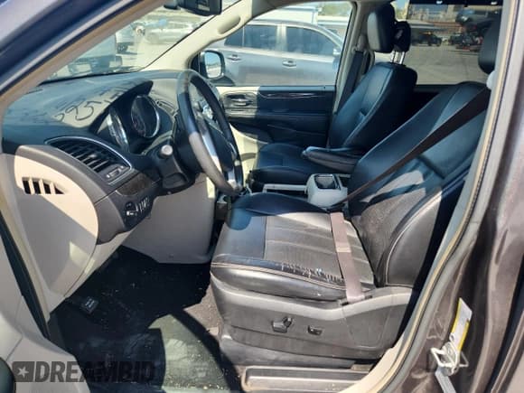 ✅ 2015 Chrysler Town & Country Touring • VIN: 2C4RC1CG5FR618362 • Lot: 81681635. Listed on Copart with Not provided. Free auction sales archive from the USA and detailed vehicle history report at DreamBid. Image 7.
