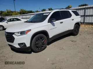 ✅ 2021 Chevrolet Traverse Premier • VIN: 1GNERKKW6MJ252240 • Lot: 67650555. Wystawiony na Copart z przebiegiem 73 966 mil. Bezpłatny archiwum sprzedaży aukcyjnych z USA i szczegółowy raport historii pojazdu na DreamBid. Zdjęcie 1.