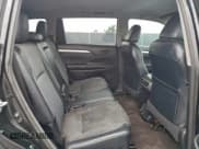 ✅ 2015 Toyota Highlander LE Plus • VIN: 5TDZKRFH7FS104543 • Lot: 95762965. Wystawiony na Copart z przebiegiem 197 426 mil. Bezpłatny archiwum sprzedaży aukcyjnych z USA i szczegółowy raport historii pojazdu na DreamBid. Zdjęcie 11.