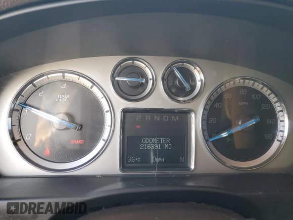 ✅ 2010 Cadillac Escalade Luxury • VIN: 1GYUKBEF9AR240806 • Lot: 92390025. Listed on Copart with 216,391 mi. Free auction sales archive from the USA and detailed vehicle history report at DreamBid. Image 9.