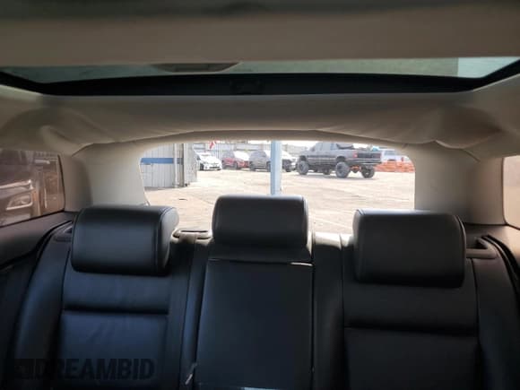 ✅ 2010 Audi A3 Premium Plus • VIN: WAUKEAFM6AA133378 • Lot: 75885044. Wystawiony na Copart z przebiegiem 165 077 mil. Bezpłatny archiwum sprzedaży aukcyjnych z USA i szczegółowy raport historii pojazdu na DreamBid. Zdjęcie 10.