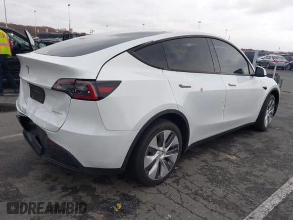 ✅ 2024 Tesla Model Y Long Range • VIN: 7SAYGDEEXRA278932 • Lot: 43653178. Wystawiony na IAAI z przebiegiem 48 598 mil. Bezpłatny archiwum sprzedaży aukcyjnych z USA i szczegółowy raport historii pojazdu na DreamBid. Zdjęcie 4.