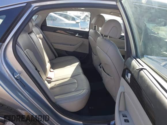 2015 Hyundai Sonata Sport с VIN 5NPE34AF0FH127365, выставлен на аукционе IAAI как лот 43508172 с пробегом 81 206 миль миль и . История ставок и продаж доступна на DreamBid. Изображение 8.