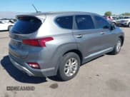 ✅ 2019 Hyundai Santa Fe SE • VIN: 5NMS23AD8KH030713 • Lot: 43592667. Wystawiony na IAAI z przebiegiem 74 344 mil. Bezpłatny archiwum sprzedaży aukcyjnych z USA i szczegółowy raport historii pojazdu na DreamBid. Zdjęcie 4.