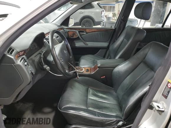 ✅ 2002 Mercedes-Benz E 320 • VIN: WDBJF83J92X062110 • Lot: 93742015. Listed on Copart with 215,072 mi. Free auction sales archive from the USA and detailed vehicle history report at DreamBid. Image 7.