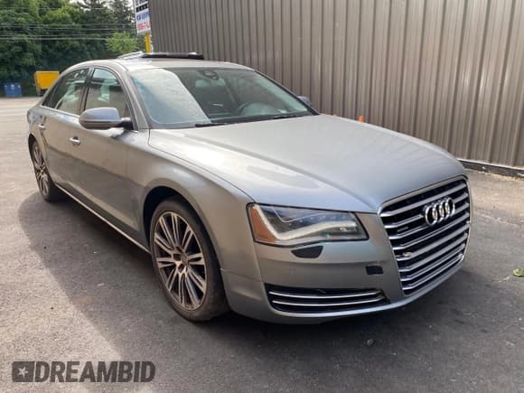 ✅ 2011 Audi A8 • VIN: WAURVAFD7BN018734 • Lot: 85547014. Wystawiony na Copart z przebiegiem 79 694 mil. Bezpłatny archiwum sprzedaży aukcyjnych z USA i szczegółowy raport historii pojazdu na DreamBid. Zdjęcie 1.