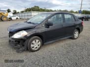✅ 2010 Nissan Versa 1.6 • VIN: 3N1CC1AP6AL445534 • Lot: 83316684. Wystawiony na Copart z przebiegiem 74 858 mil. Bezpłatny archiwum sprzedaży aukcyjnych z USA i szczegółowy raport historii pojazdu na DreamBid. Zdjęcie 1.