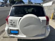 ✅ 2008 Toyota RAV4 • VIN: JTMBD33V685162638 • Lot: 43539885. Wystawiony na IAAI z przebiegiem 175 590 mil. Bezpłatny archiwum sprzedaży aukcyjnych z USA i szczegółowy raport historii pojazdu na DreamBid. Zdjęcie 12.