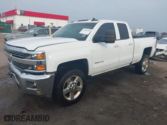 ✅ 2019 Chevrolet Silverado 2500HD LT • VIN: 2GC2KSEG1K1235759 • Lot: 43194918. Listed on IAAI with 139,856 mi. Free auction sales archive from the USA and detailed vehicle history report at DreamBid. Image 2.