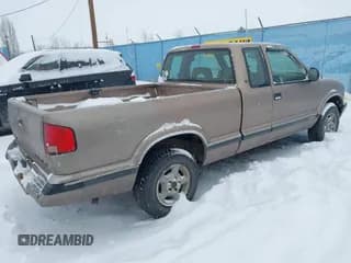 ✅ 1997 Chevrolet S-10 LS • VIN: 1GCDT19X9V8194924 • Лот: 41456293. Опубликован ранее на IAAI с пробегом 151 839 миль. Бесплатный доступ к архиву аукционных продаж из США и подробный отчёт об истории автомобиля на DreamBid. Изображение 4.