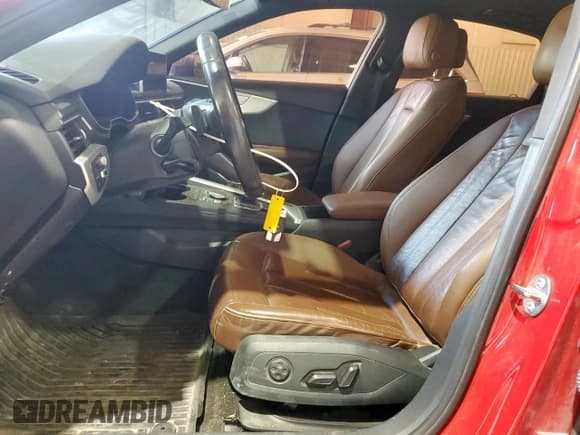 ✅ 2017 Audi A4 Prestige • VIN: WAUFNAF46HN019823 • Лот: 86237985. Опубликован ранее на Copart с пробегом 105 903 миль. Бесплатный доступ к архиву аукционных продаж из США и подробный отчёт об истории автомобиля на DreamBid. Изображение 7.