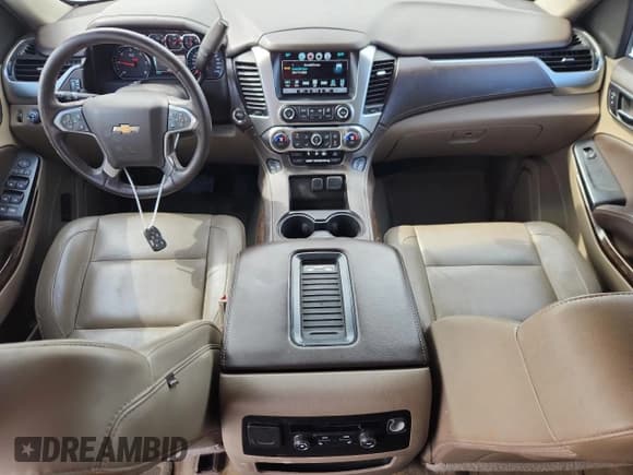 ✅ 2016 Chevrolet Suburban LT • VIN: 1GNSCHKC3GR126873 • Lot: 86489795. Wystawiony na Copart z przebiegiem 164 594 mil. Bezpłatny archiwum sprzedaży aukcyjnych z USA i szczegółowy raport historii pojazdu na DreamBid. Zdjęcie 8.