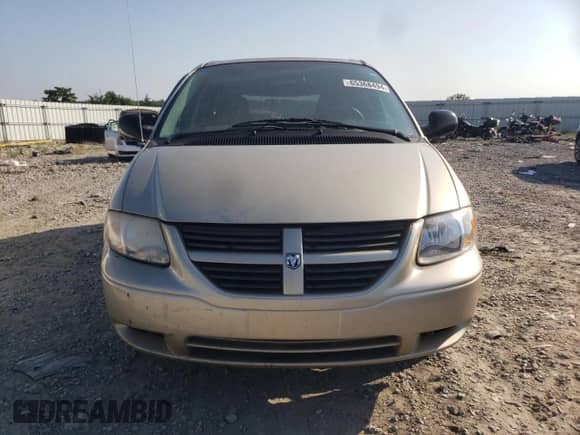 2005 Dodge Caravan SXT with VIN 1D4GP45RX5B318277, listed as a Copart auction lot 65368494 with 108,138 mi miles and Salvage title. Bid and sale history available at DreamBid. Image 5.