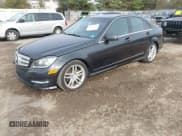 ✅ 2012 Mercedes-Benz C 300 Sport • VIN: WDDGF8BB9CA605486 • Лот: 43912450. Опубликован ранее на IAAI с пробегом 98 002 миль. Бесплатный доступ к архиву аукционных продаж из США и подробный отчёт об истории автомобиля на DreamBid. Изображение 2.