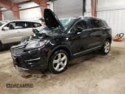 ✅ 2017 Lincoln MKC Premiere • VIN: 5LMCJ1D93HUL36232 • Lot: 52077725. Wystawiony na Copart z przebiegiem 60 372 mil. Bezpłatny archiwum sprzedaży aukcyjnych z USA i szczegółowy raport historii pojazdu na DreamBid. Zdjęcie 1.