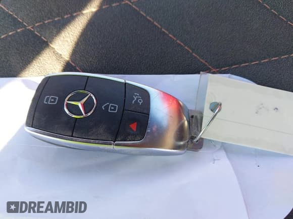 ✅ 2021 Mercedes-Benz CLA 250 • VIN: W1K5J4GB6MN177362 • Lot: 42839718. Listed on IAAI with 53,817 mi. Free auction sales archive from the USA and detailed vehicle history report at DreamBid. Image 11.