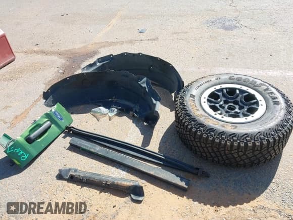 ✅ 2023 Ford Bronco • VIN: 1FMDE5CP6PLB96281 • Lot: 41947941. Listed on IAAI with 23,932 mi. Free auction sales archive from the USA and detailed vehicle history report at DreamBid. Image 12.