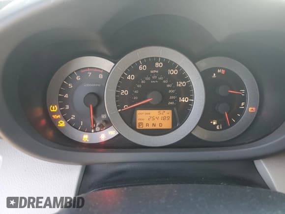 ✅ 2008 Toyota RAV4 • VIN: JTMZK33VX86012580 • Lot: 53352995. Wystawiony na Copart z przebiegiem 254 189 mil. Bezpłatny archiwum sprzedaży aukcyjnych z USA i szczegółowy raport historii pojazdu na DreamBid. Zdjęcie 9.