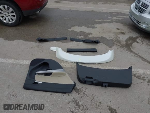 ✅ 2015 Honda Crosstour EX-L • VIN: 5J6TF1H50FL000437 • Lot: 42436724. Wystawiony na IAAI z przebiegiem 43 427 mil. Bezpłatny archiwum sprzedaży aukcyjnych z USA i szczegółowy raport historii pojazdu na DreamBid. Zdjęcie 12.