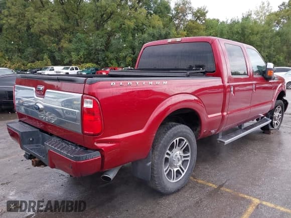 ✅ 2015 Ford F-250 XLT • VIN: 1FT7W2B61FEC12587 • Лот: 43232353. Опубликован ранее на IAAI с пробегом 103 177 миль. Бесплатный доступ к архиву аукционных продаж из США и подробный отчёт об истории автомобиля на DreamBid. Изображение 4.