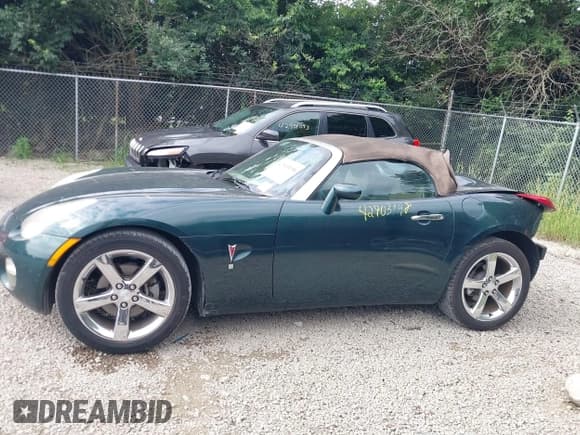 ✅ 2007 Pontiac Solstice • VIN: 1G2MB35B17Y141506 • Lot: 42903198. Listed on IAAI with 65,083 mi. Free auction sales archive from the USA and detailed vehicle history report at DreamBid. Image 15.