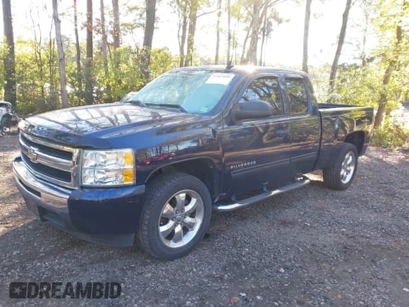 ✅ 2010 Chevrolet Silverado 1500 LT • VIN: 1GCSCSE02AZ122683 • Lot: 43467695. Listed on IAAI with 60,989 mi. Free auction sales archive from the USA and detailed vehicle history report at DreamBid. Image 2.